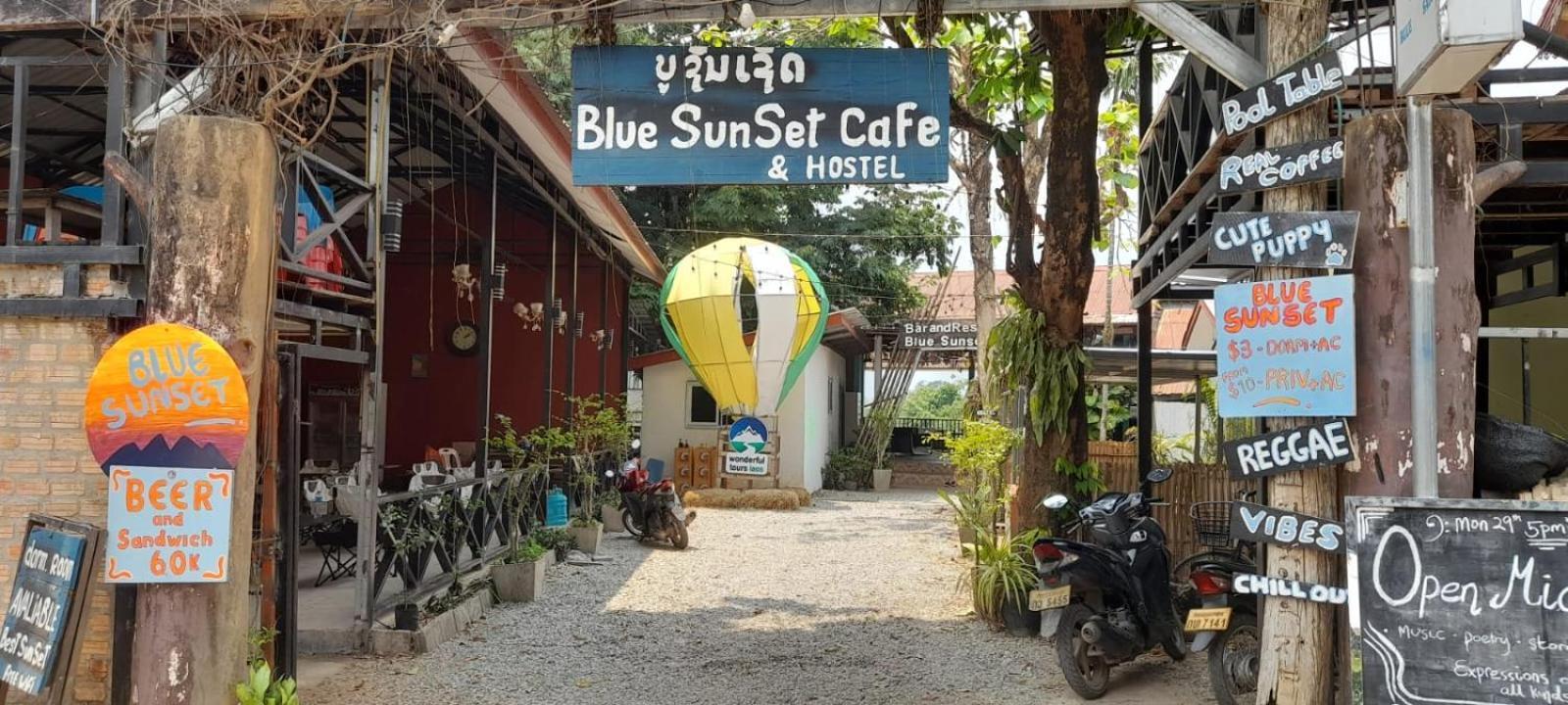 Blue Sunset Hostel Vang Vieng Exterior photo