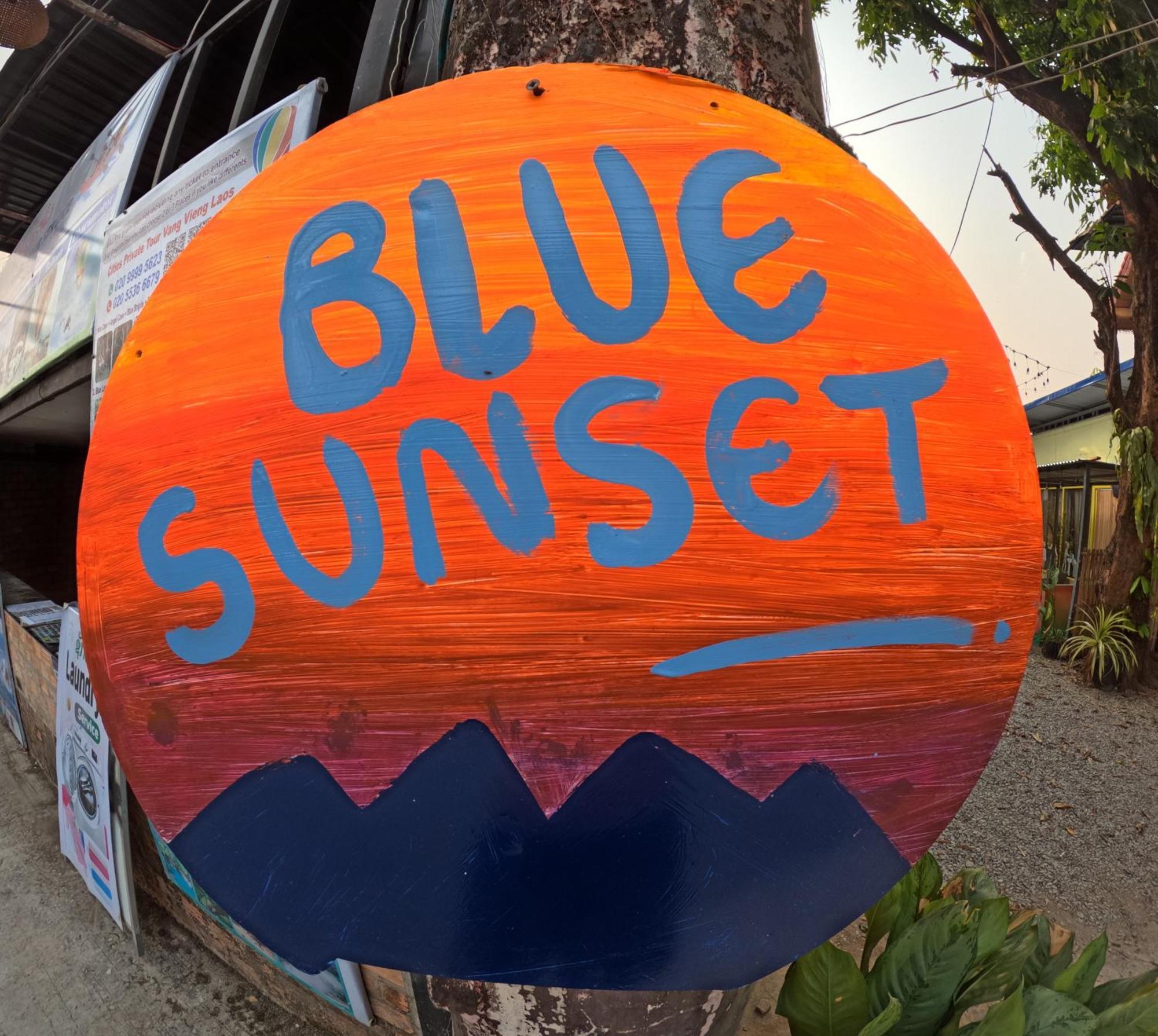 Blue Sunset Hostel Vang Vieng Exterior photo
